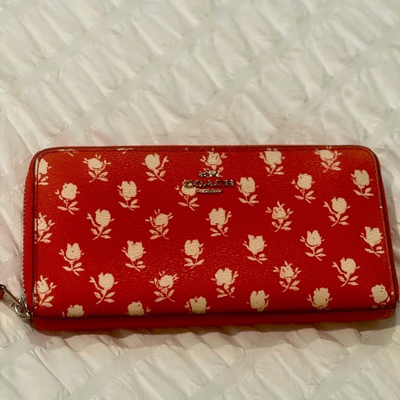 Coach Red Floral Women's Wallet - Picture 1 of 5
